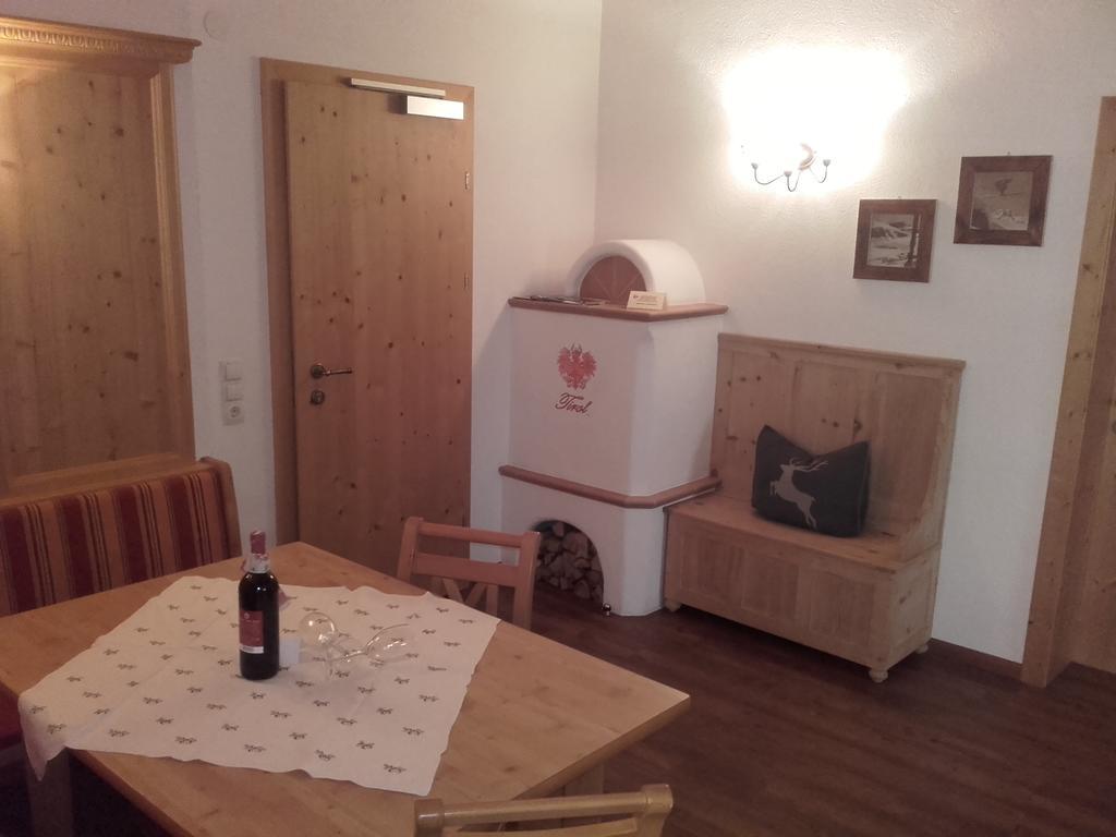 Tirol Appartement Haus Zillertal Zell am Ziller Quarto foto