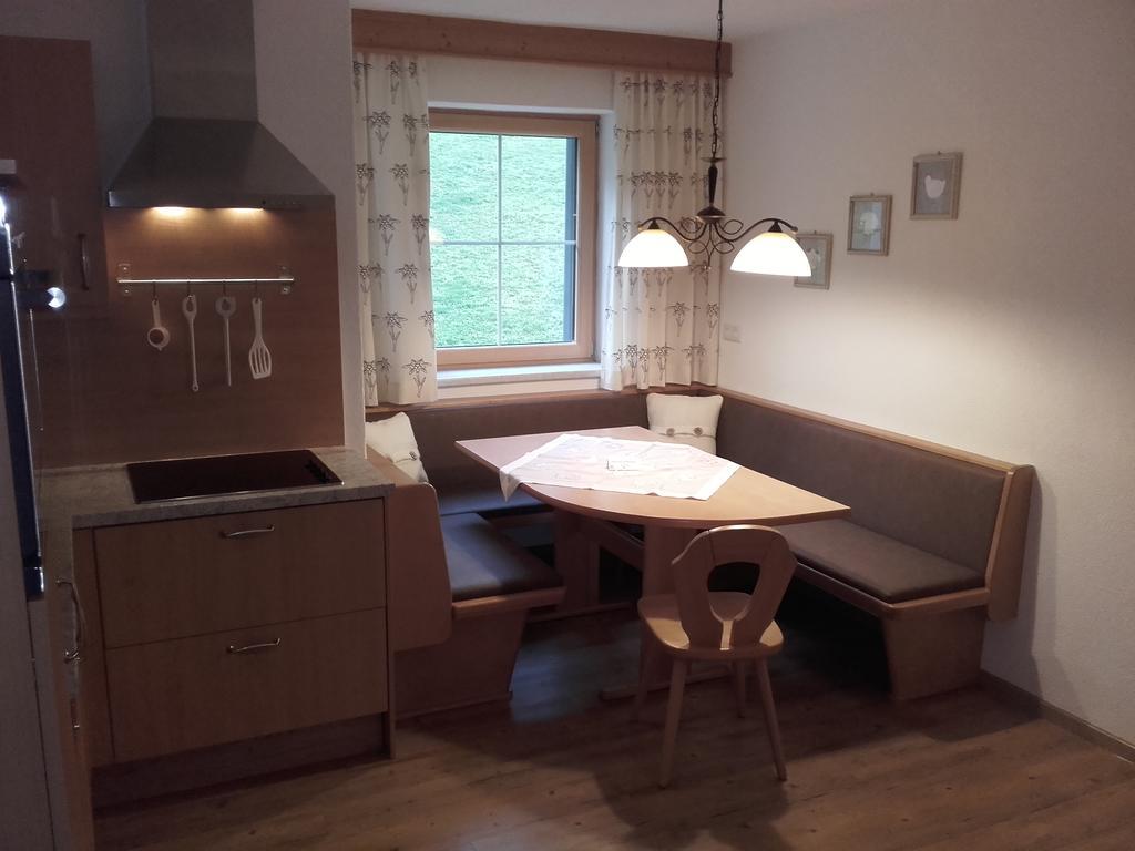 Tirol Appartement Haus Zillertal Zell am Ziller Quarto foto